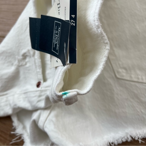 NWT - Abercrombie & Fitch White high rise the mom Short size 27 - Picture 5 of 7